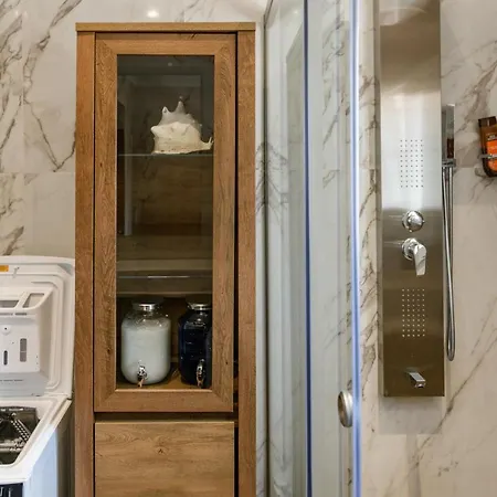 Angela A La Corfu Kanálion