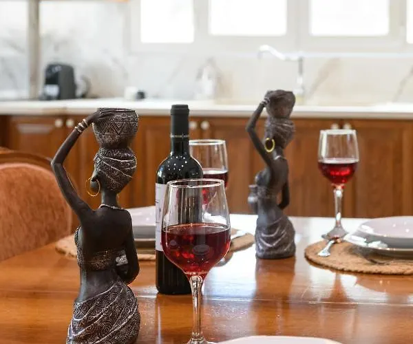 Angela A La Corfu * Kanálion