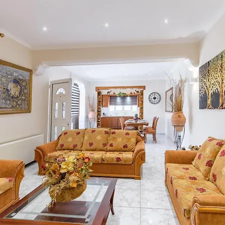 Angela A La Corfu Kanáli